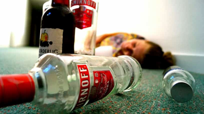 Alkol Zehirlenmesi Nedir? Alkol Zehirlenmesinin Belirtileri Nelerdir, Ne İyi Gelir?