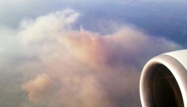 Manavgat’taki büyük yangın, yolcu uçağından görüntülendi